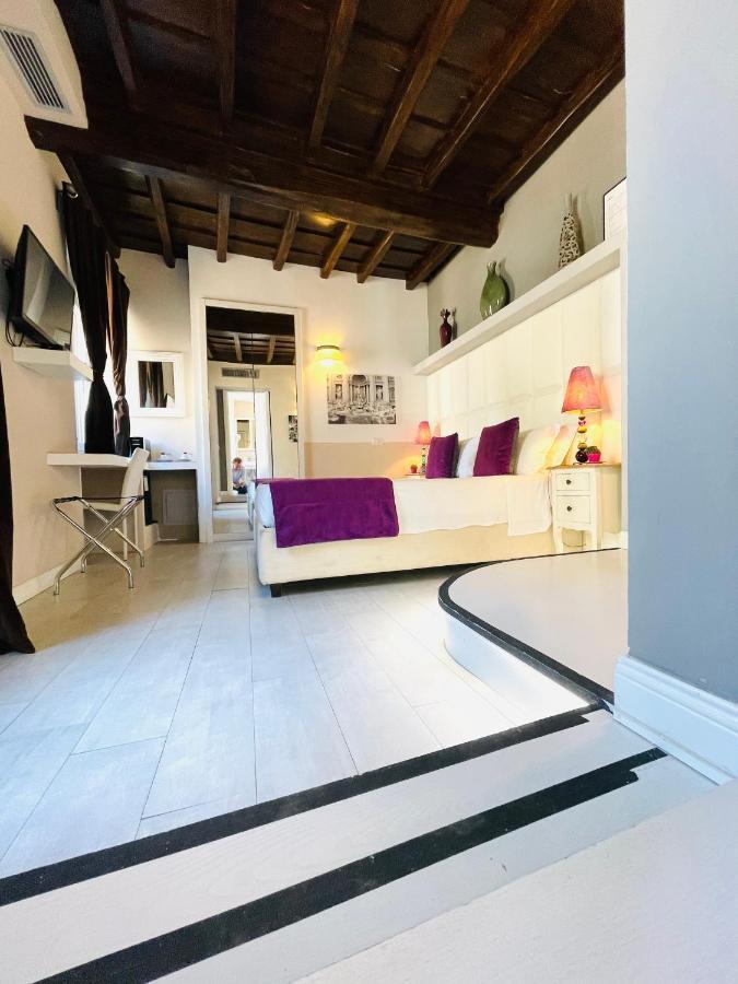 Town House Spagna- Luxury Rooms With Jacuzzi Bath Casa de hóspedes *