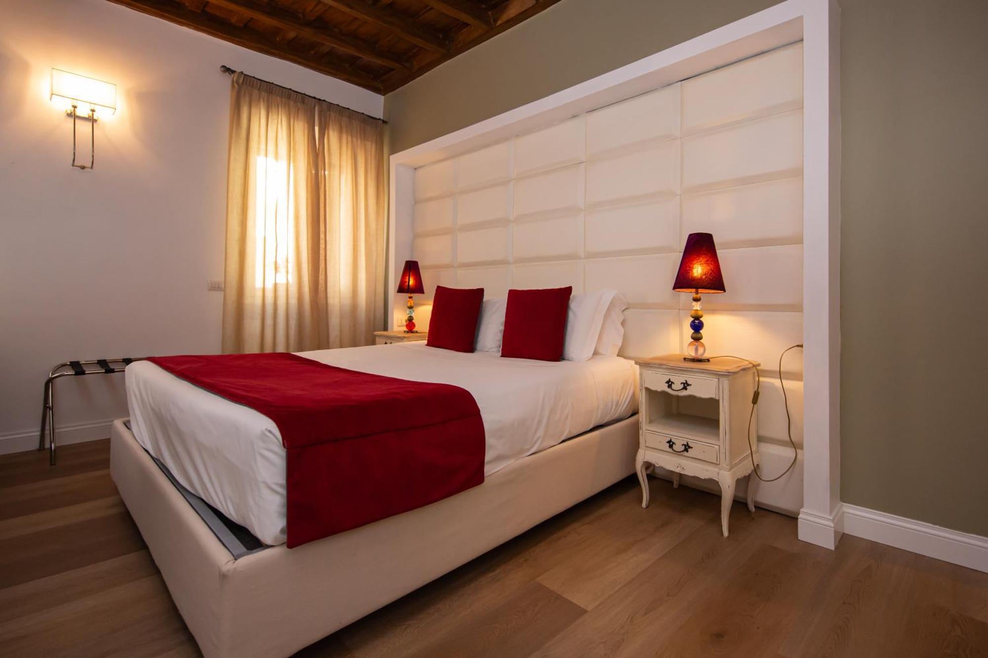 Town House Spagna- Luxury With Jacuzzi Bath *