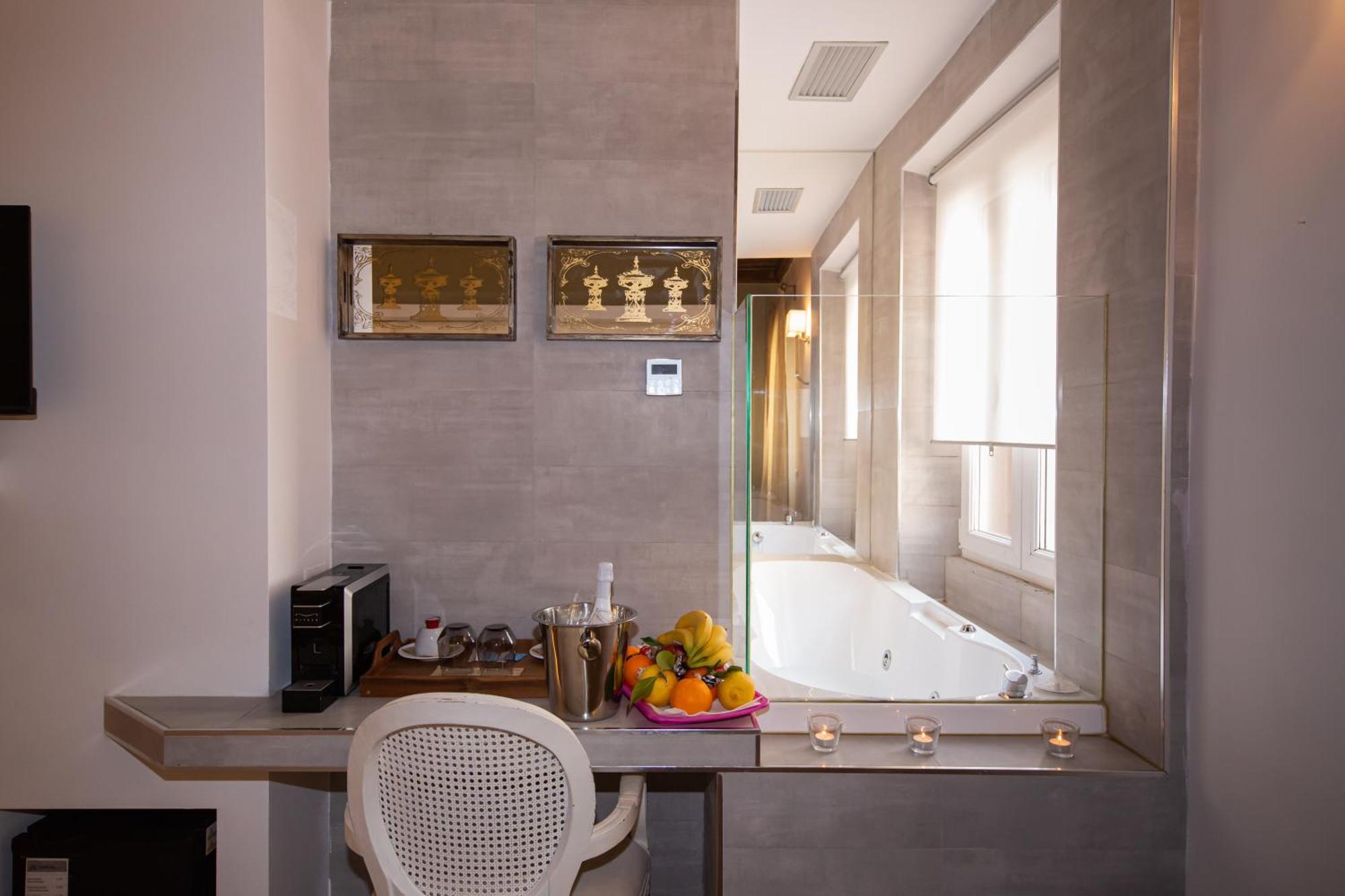 Town House Spagna- Luxury With Jacuzzi Bath Roma