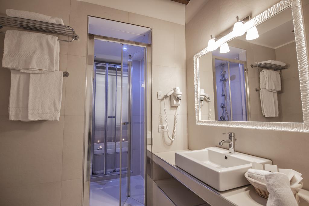 Town House Spagna- Luxury With Jacuzzi Bath Roma
