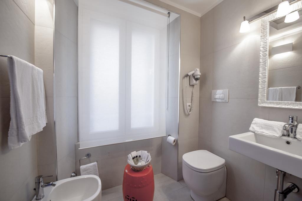 Town House Spagna- Luxury Rooms With Jacuzzi Bath Roma