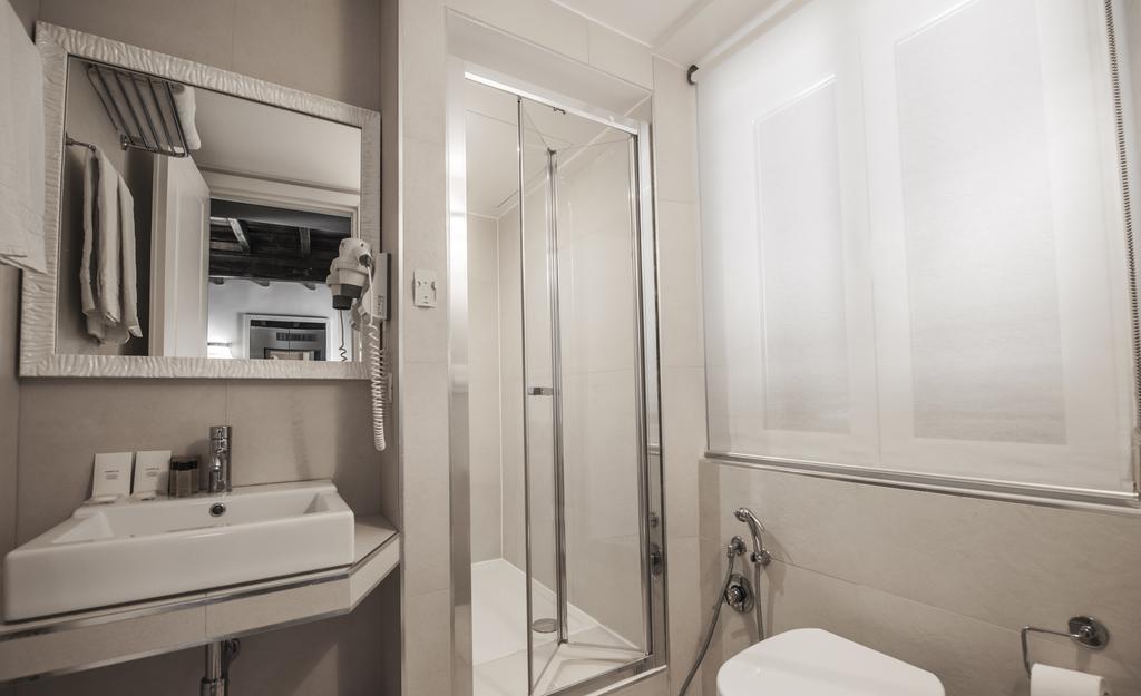 Casa de hóspedes Town House Spagna- Luxury Rooms With Jacuzzi Bath